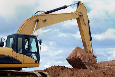 攻城兵工程機(jī)械租賃都搞共享經(jīng)濟(jì)了,共享挖掘機(jī)設(shè)備出租已啟動(dòng)!